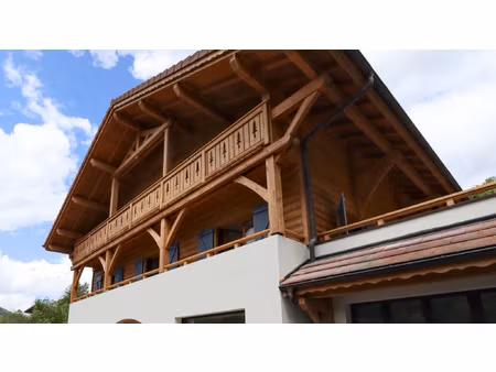 serraval  appartement sous les toits 3 pièces