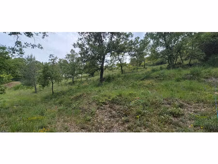 terrain constructible de 1338m² avec permis deposé