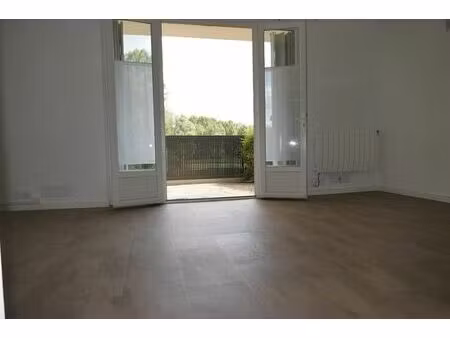 location appartement 1 pièce 33 m² à briollay (49125)