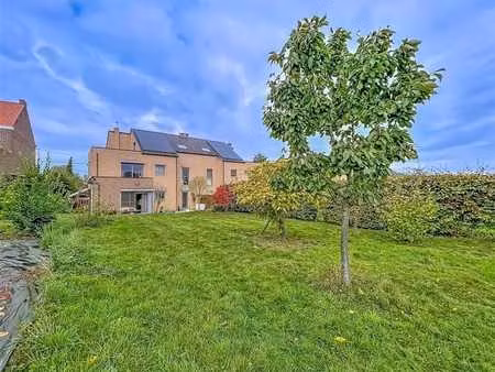 spacieuse maison 3 facades