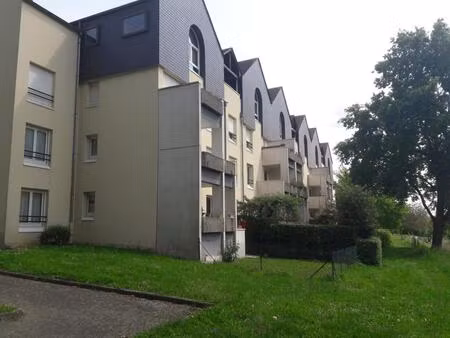 location appartement 4 pièces 83 m² à saint-calais (72120)