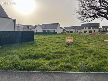 terrain 318 m² trelaze