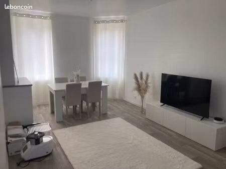 appartement rénové etage superieur