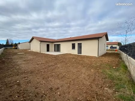 maison 2 pièces 104 m²