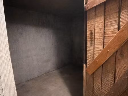 à louer - cave saine et sécurisée