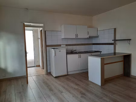 studio surgeres : 27.46 m2 environ