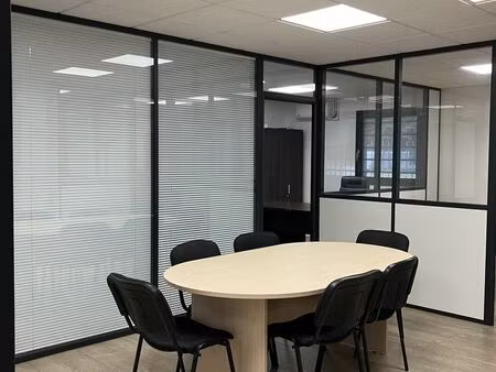 location bureau 5 pièces 85 m² à vénissieux (69200)