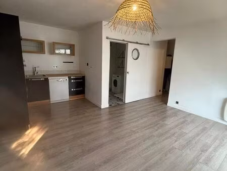 t2 au cœur du village de roquefort la bedoule