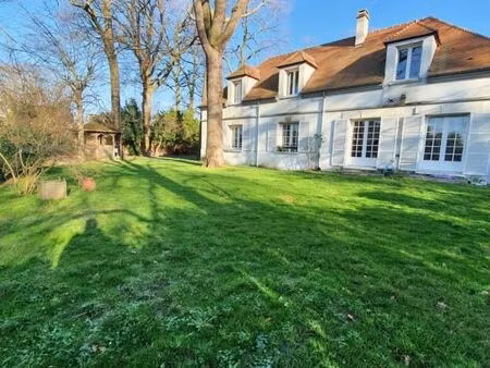 villa 4 pièces 150 m²