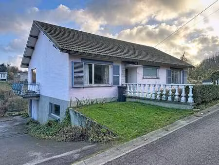 bungalow à rénover dans un cadre verdoyant à huccorgne