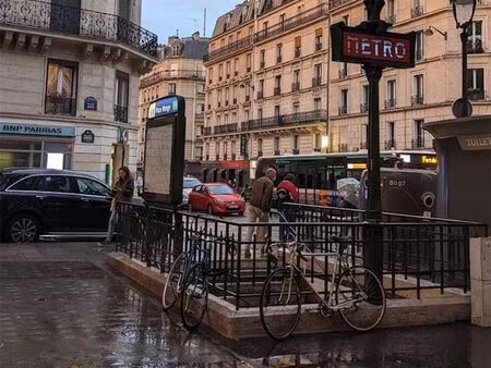 boutique 35 m² paris