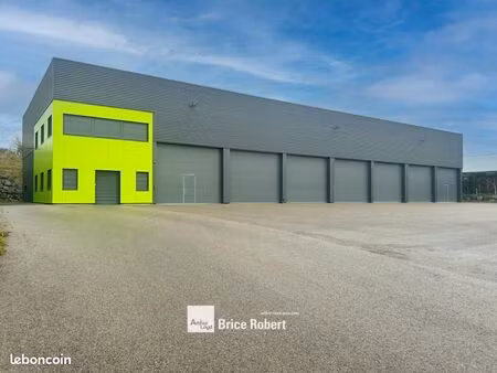 local d'activité 1 200 m²