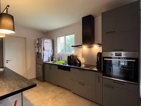 a vendre  à 15 min de périgueux  24330 boulazac  plain-pied neuf t.4 (dpe a) en parfait ét