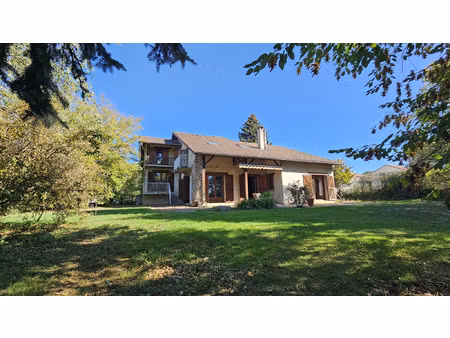 maison et deux appartement