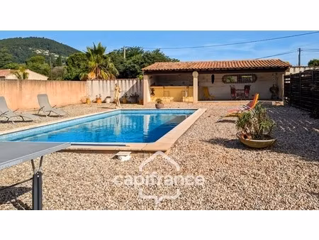 maison à vendre 5 pièces + piscine sollies ville (83)
