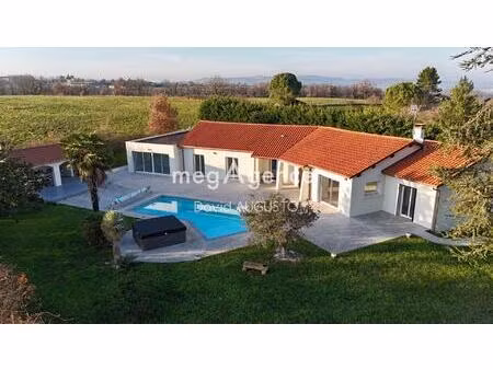 rare maison plain-pied  piscine  pool house et garage double  terrain 3000m2