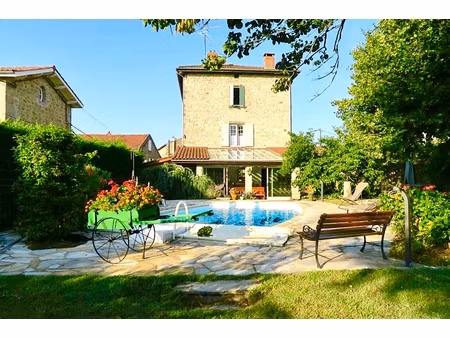 soucieu en jarrest 9 pièces 280 m2