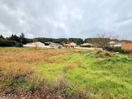 vente terrain 944 m² à pierrefeu-du-var (83390)  309 000 €