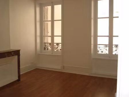 location appartement 3 pièces 65 m² à macon (71000)  680 €