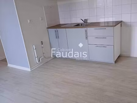 location appartement 3 pièces 69.42 m² à tessy-bocage (50420)  548 €