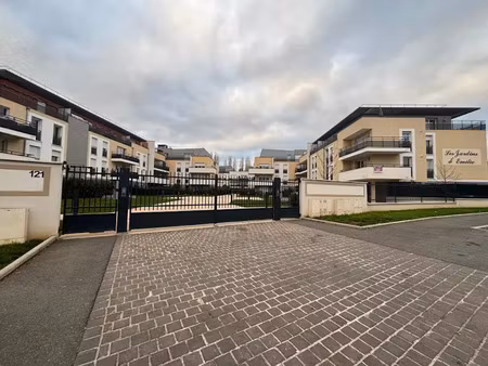 location parking 10 m² à pontault-combault (77340)  65 €