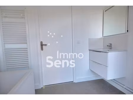 location locaux professionnels 3 pièces 62.59 m² à lambersart (59130)  920 €