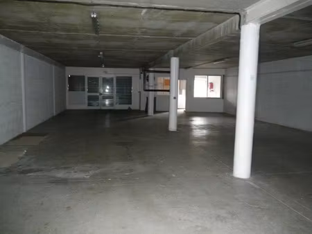 location locaux professionnels 2 pièces 194 m² à châteaubernard (16100)  1 165 €