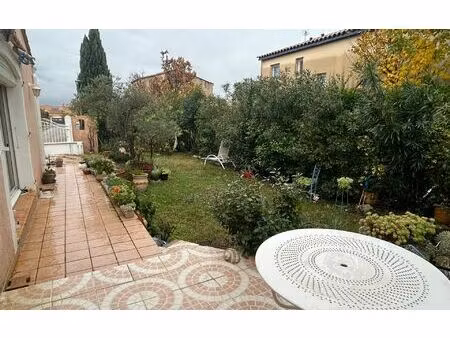 location appartement  m² t-2 à marguerittes  750 €