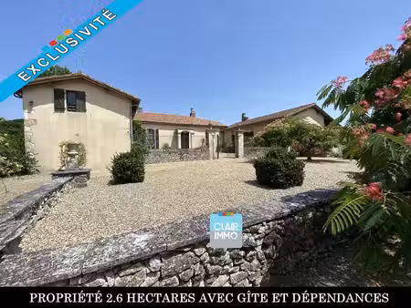 propriété gasconne en perres avec gîte et dépendances