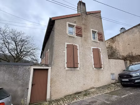 maison individuelle de 212m2 sur un terrain de 7 ares avec j