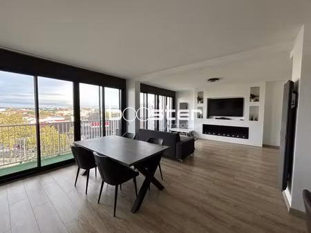 3 p avec ascenseur balcon  cave et garage boxé