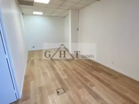 local commercial – 250 m² zone commerciale de massy