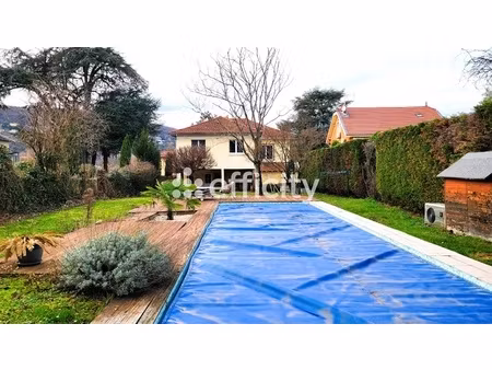 maison 7 pièces - 157 m²