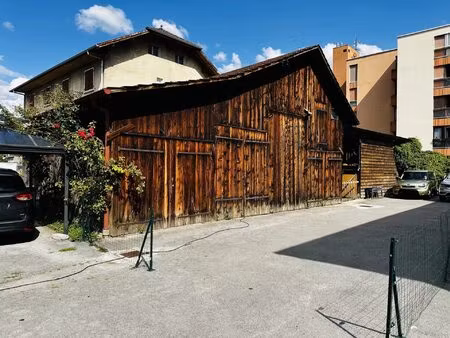 grange à fort potentiel à cluses (quartier de la sardagne)