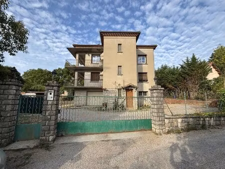 maison 12 pièces sur 2 niveaux