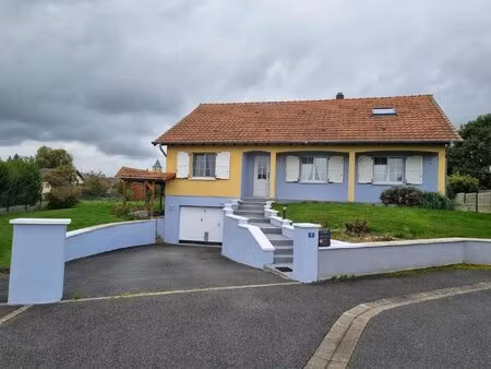 ? maison familiale spacieuse avec prestations modernes – sa