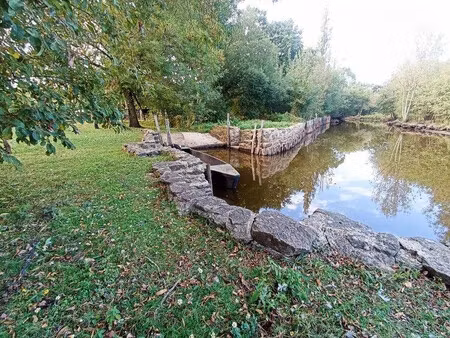 maison familiale avec accès au canal