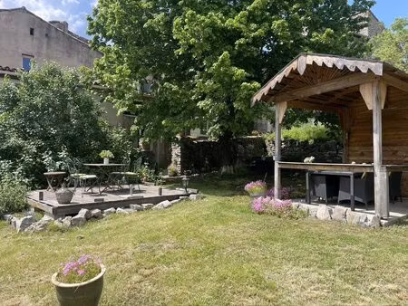 jolie maison de village