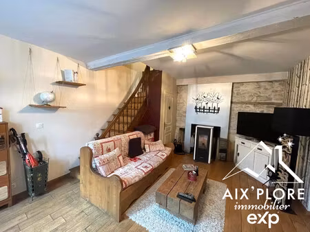 jolie maison de village avec terrasse et jardin d'environ 196 m?