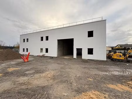 location local d'activités ambares et lagrave 200 m²