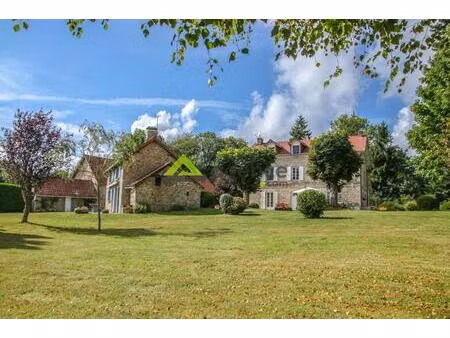 propriété d'exception - 6 pièces 215 m2 + maison d'amis  2