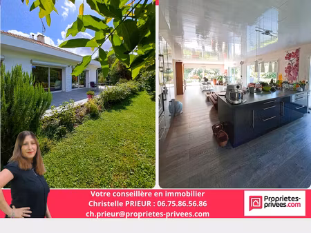 maison d'architecte 8 pièce(s) 222 m2 courtisols