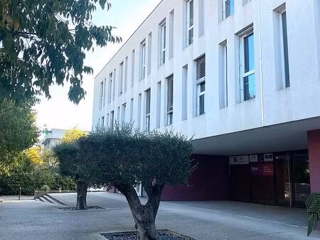 location bureau le cres 211 m²