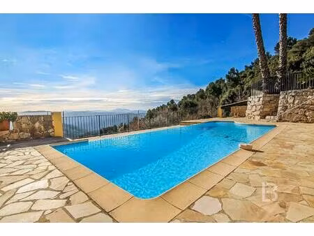 belle villa provençale à vendre au calme avec vue mer