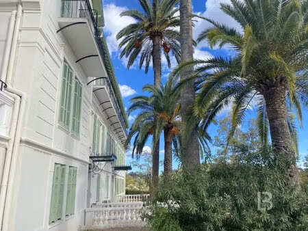 a vendre à magagnosc grasse  lumineux appartement 3 pièces