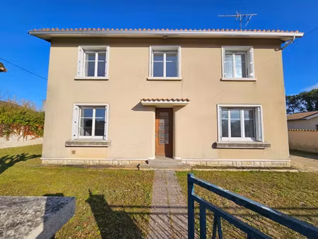 maison 4 pièces 105 m² à vendre / acheter vœuil-et-giget 16400 ? | era immobilier