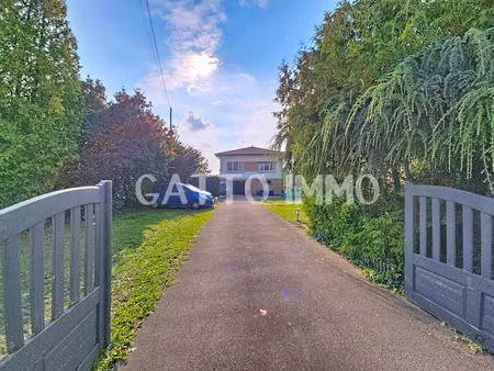 maison individuelle renovee 130m² // 20 ares // 3 ch // grand garage // jardin