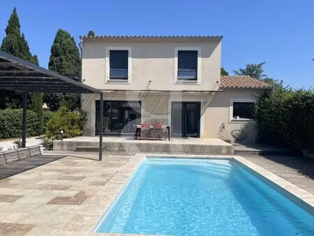 magnifique villa avec piscine et pool house à maillane