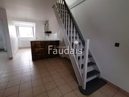 t3 duplex à louer en centre-ville d'isigny-sur-mer