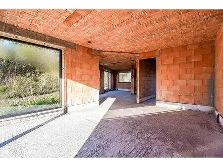 halfopen casco woning op 326 m² op rustige ligging